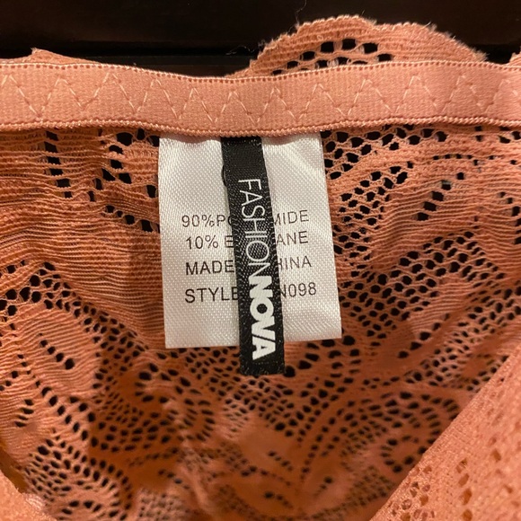 Fashion Nova Lace Bodysuit in Peach - Picture 3 of 4